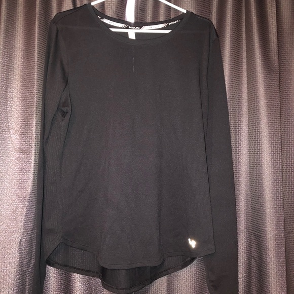 Under Armour Tops - Black Under Armour longe sleeve shirt